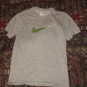 MENS NIKE TEE